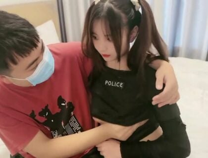 Đứa em gái bị anh trai cưỡng bức khi bố mẹ vắng nhà