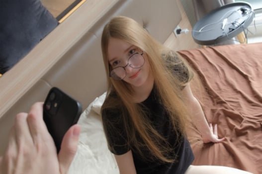 Em gái tham gia vào hiện trường quay phim sex của anh trai