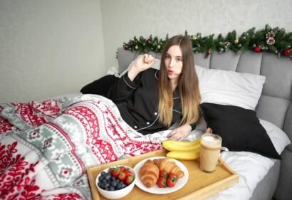 Bữa sáng Giáng sinh đụ chị kế thực sự sướng